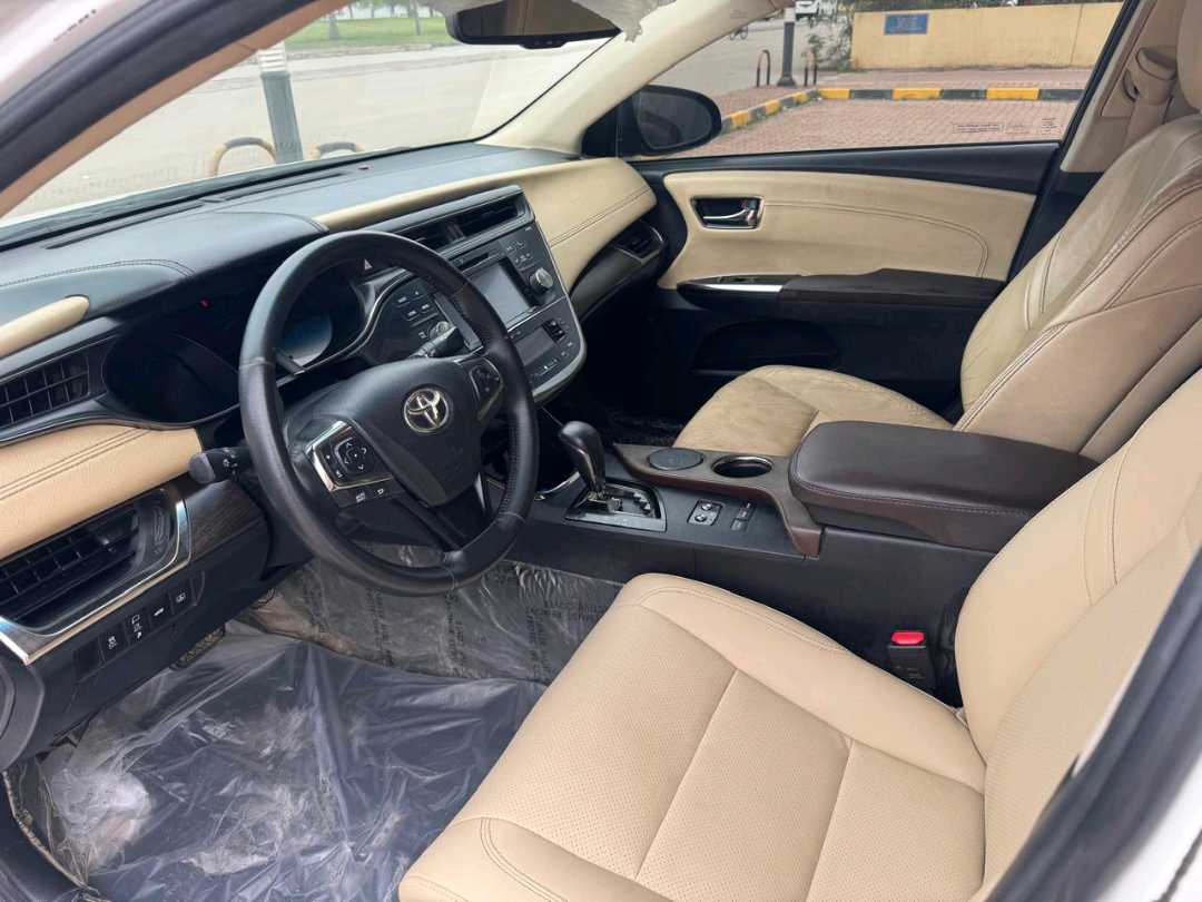 Car Image 2016 TOYOTA AVALON LIMITED