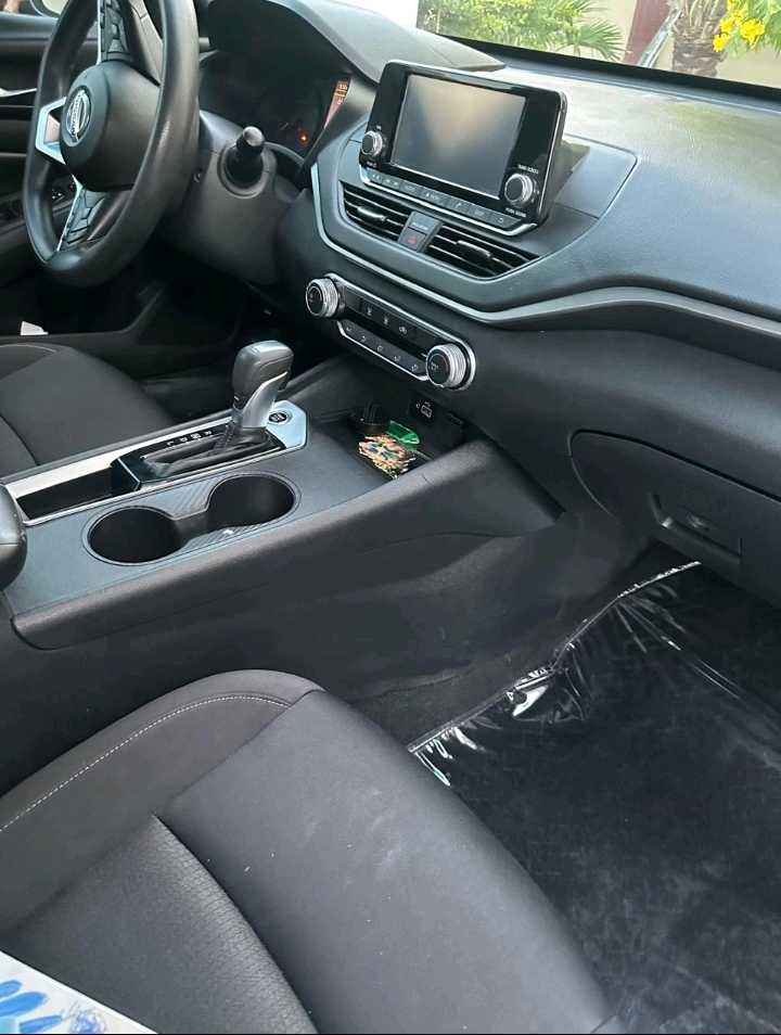 Car Image 2021 NISSAN ALTIMA S