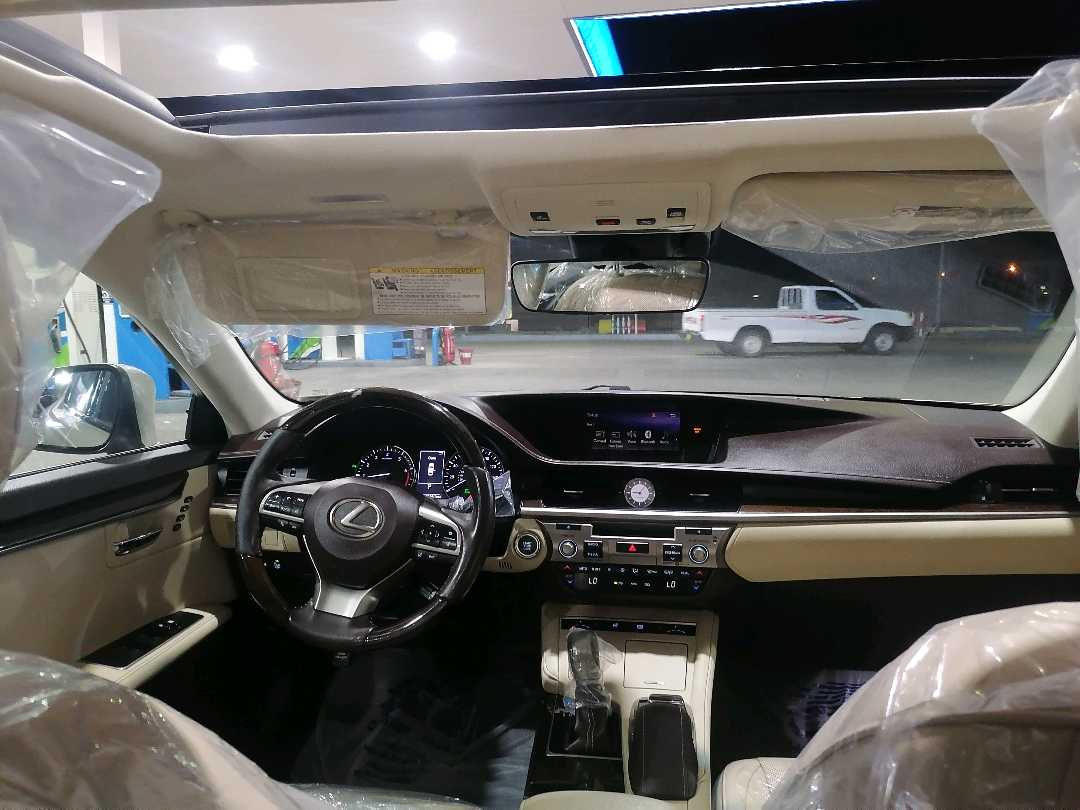 Car Image 2018 LEXUS ES 350