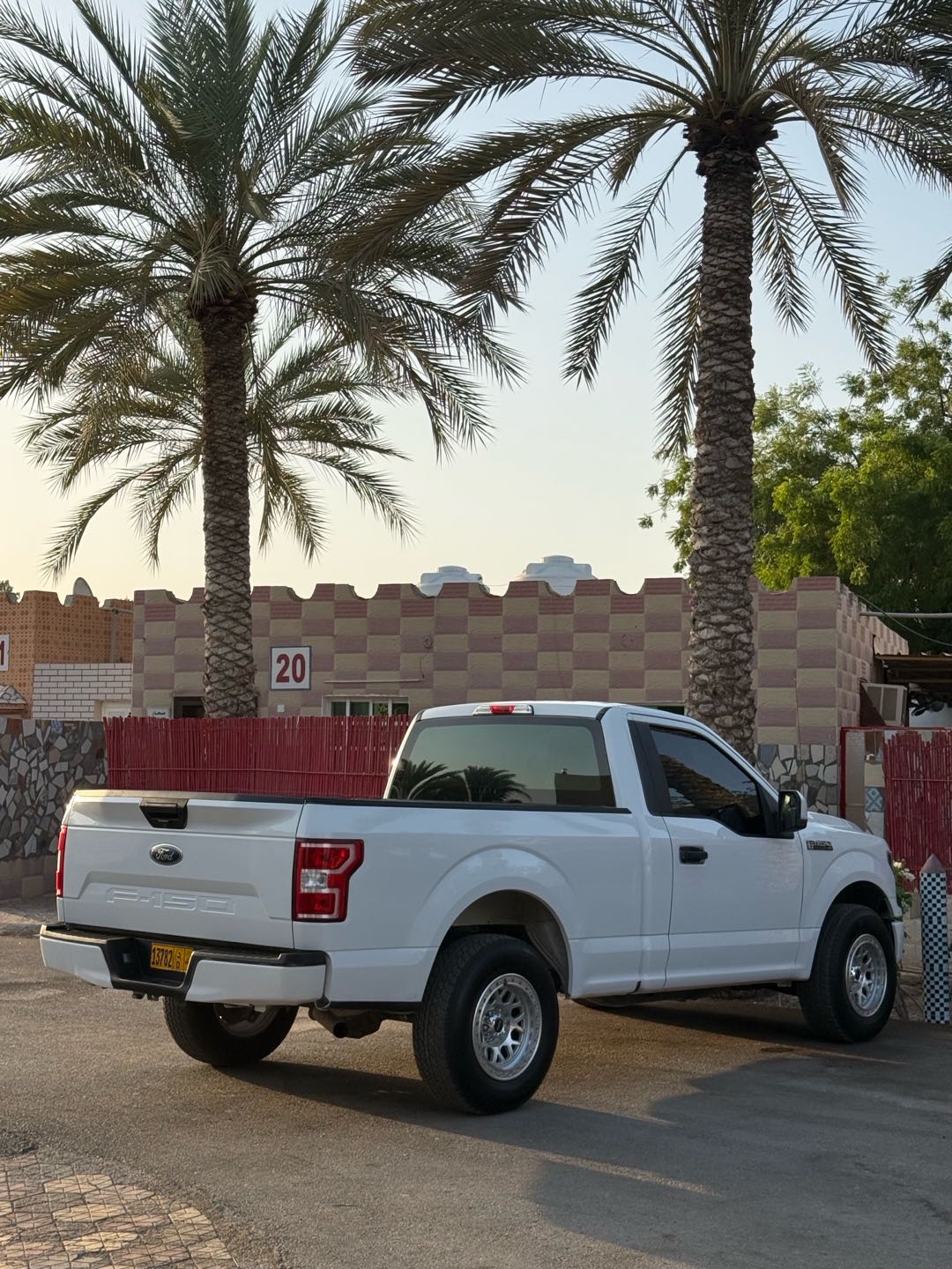 Car Image 2018 FORD F-150 XLT