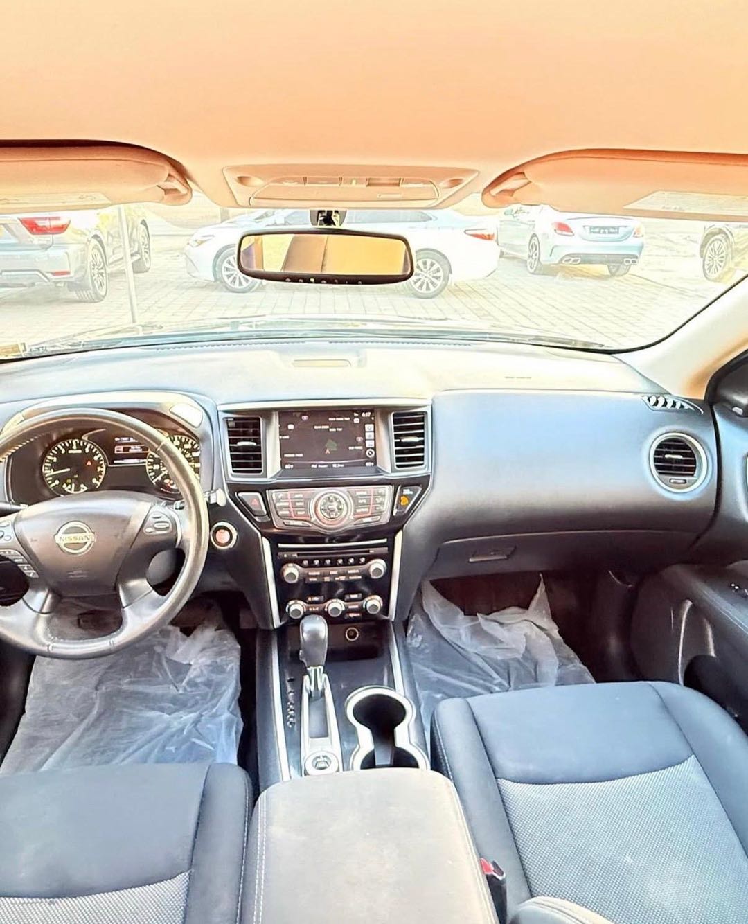 Car Image 2017 NISSAN PATHFINDER SV