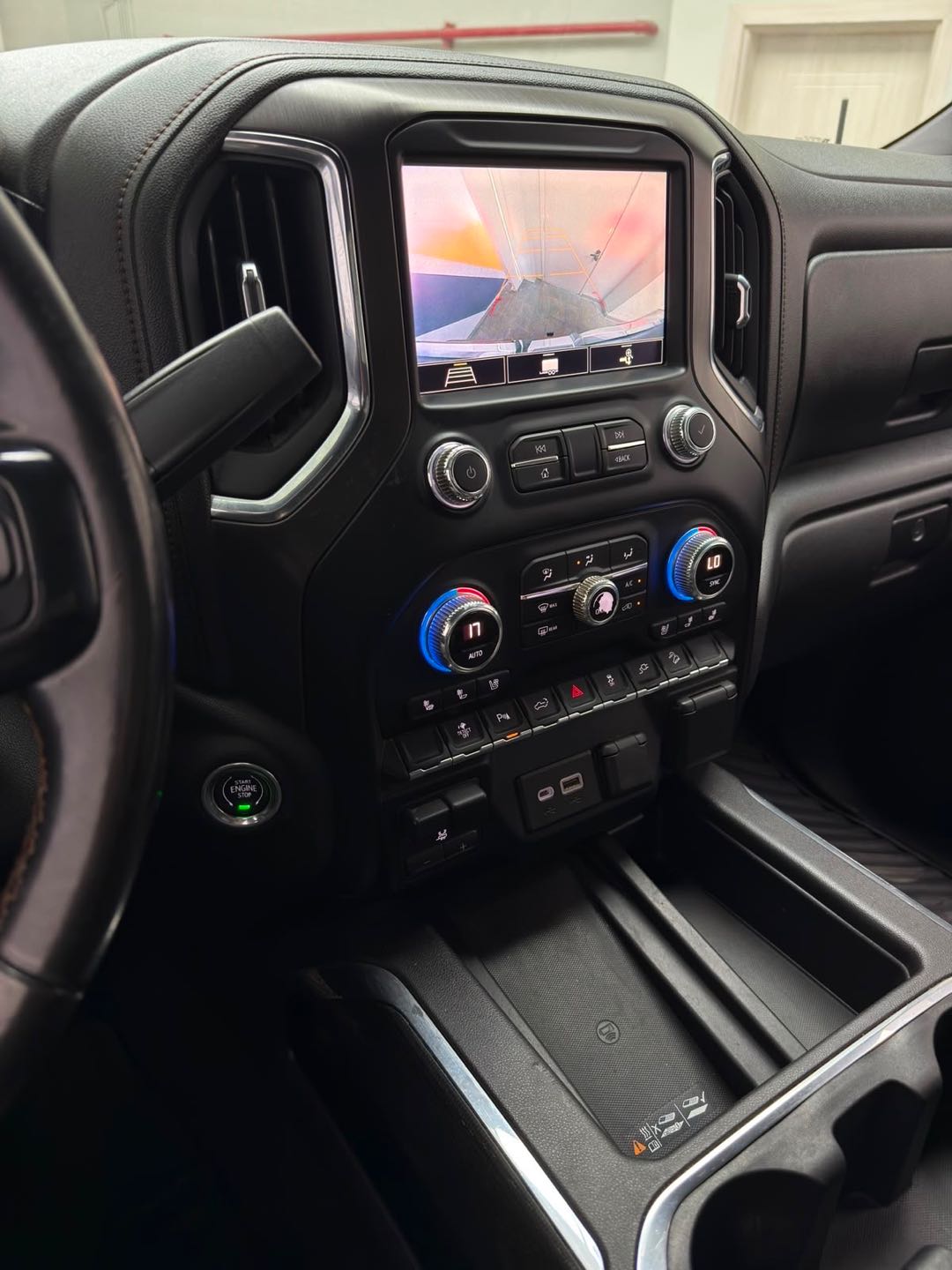 Car Image 2020 GMC SIERRA AT4