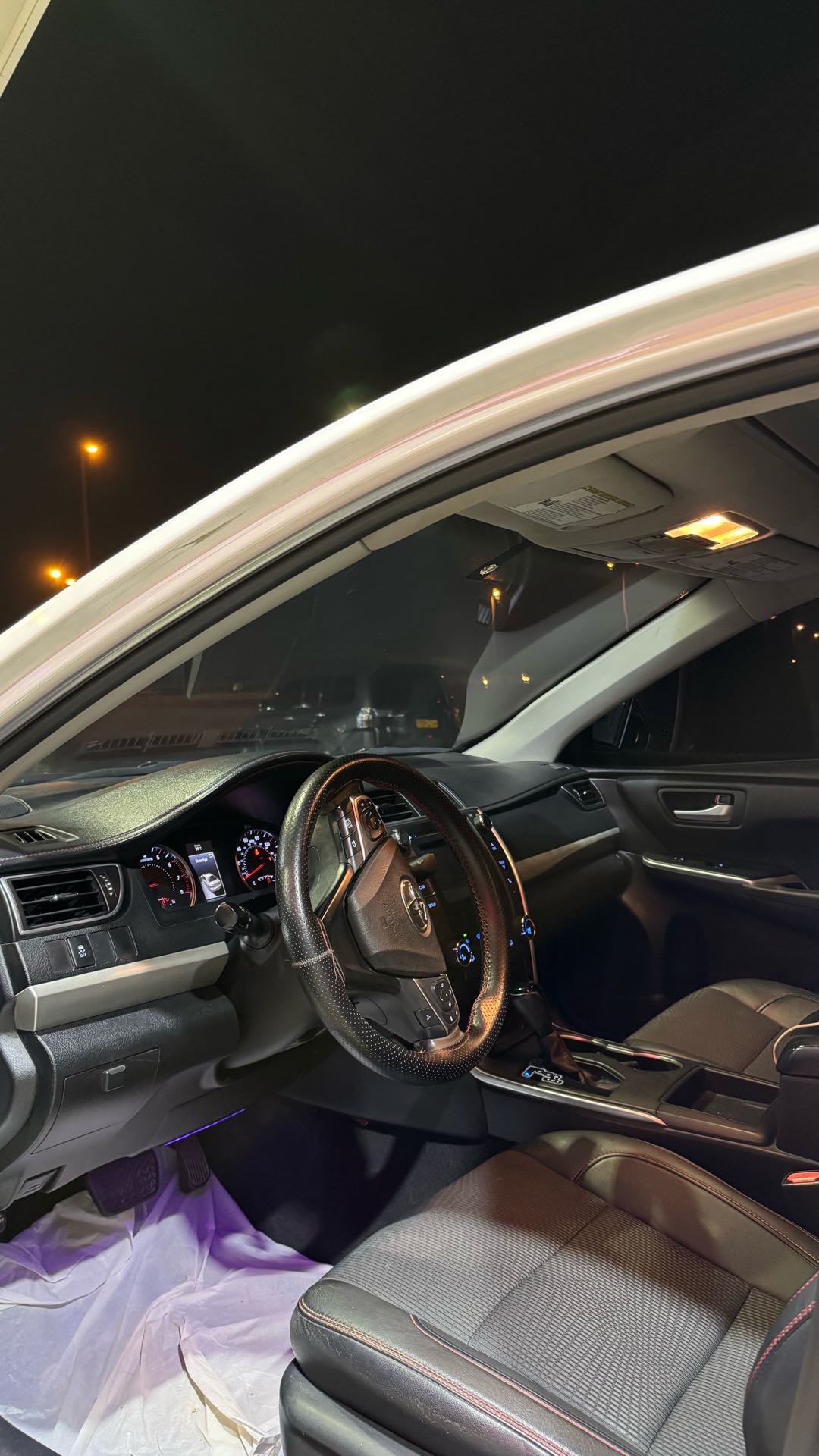 Car Image 2017 TOYOTA CAMRY SE