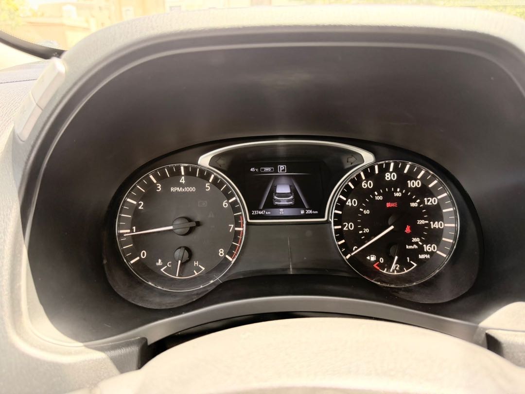 Car Image 2018 NISSAN PATHFINDER SV