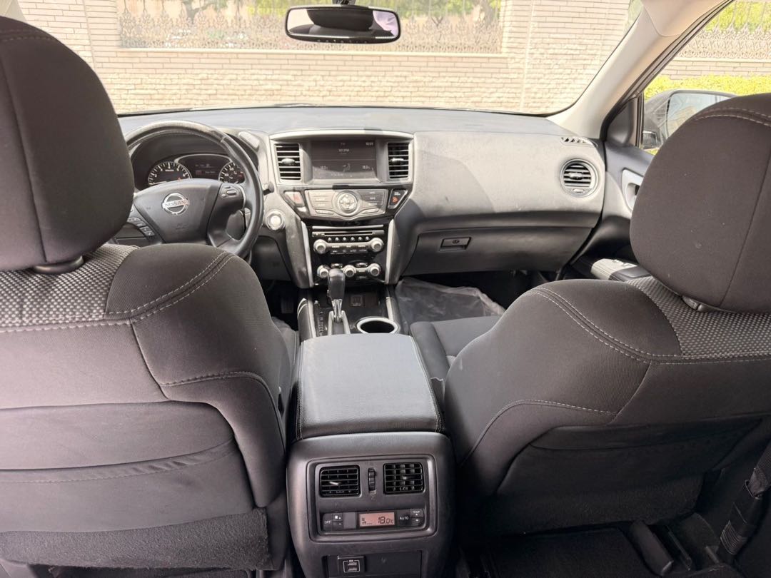 Car Image 2018 NISSAN PATHFINDER SV