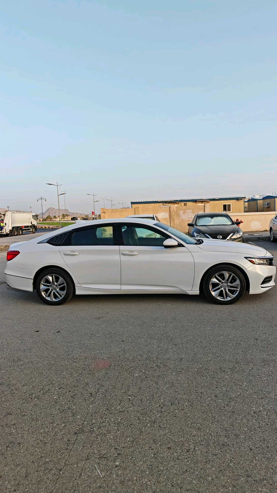 Car Image 2018 HONDA ACCORD LX