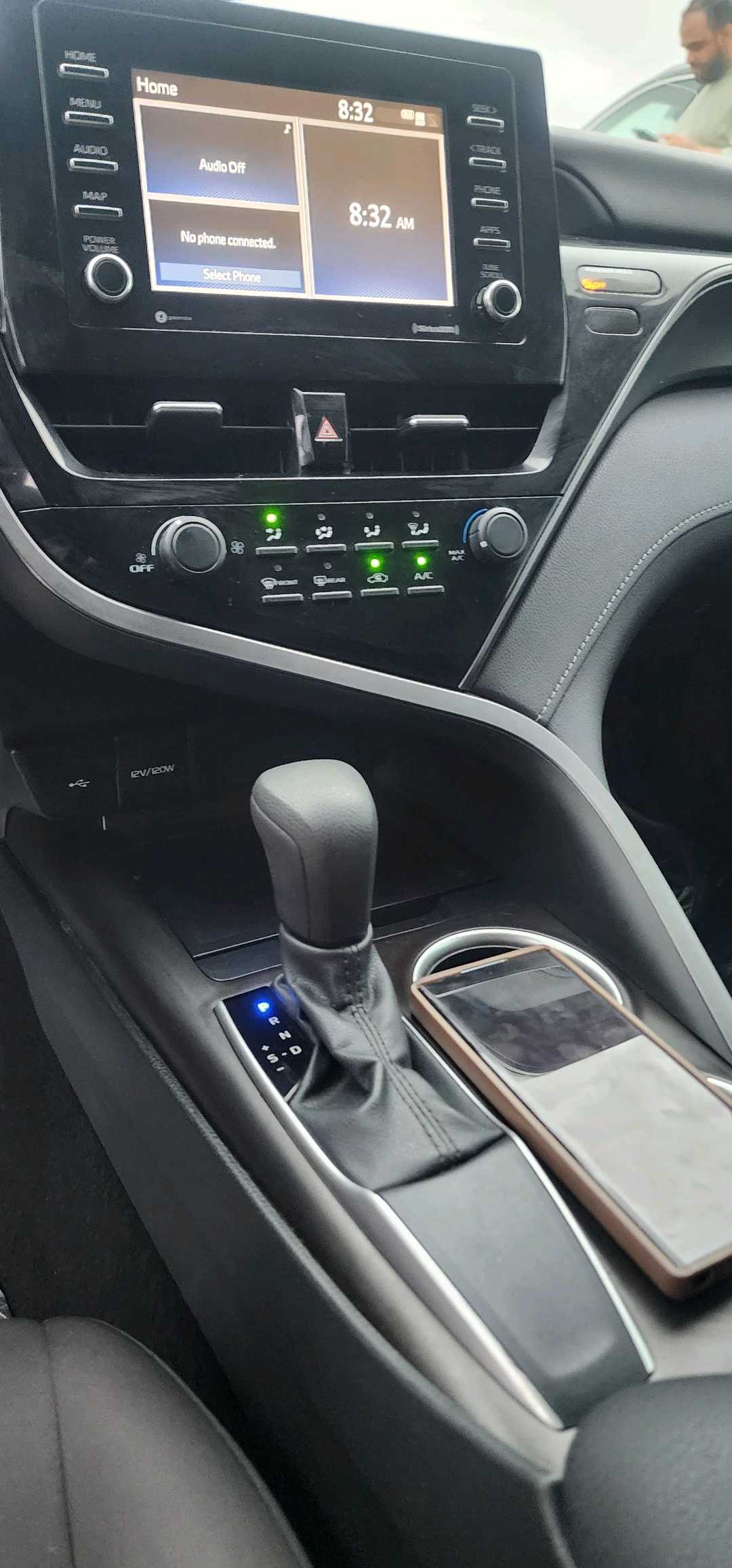 Car Image 2021 TOYOTA CAMRY LE