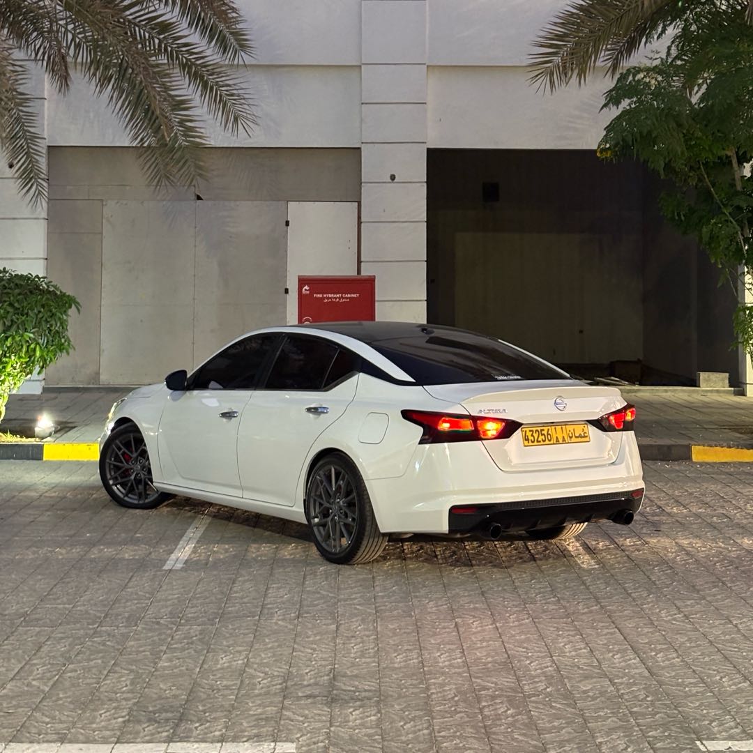 Car Image 2019 NISSAN ALTIMA S
