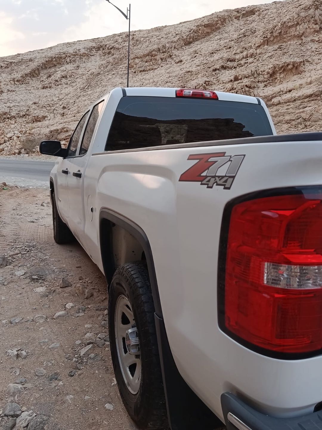 Car Image 2018 GMC SIERRA SLE