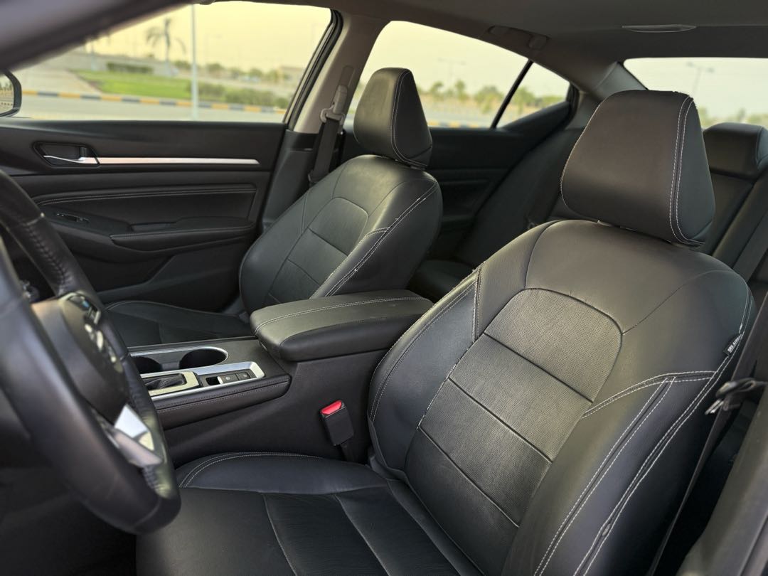 Car Image 2019 NISSAN ALTIMA Platinum 