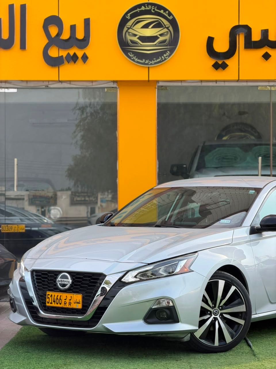 Car Image 2019 NISSAN ALTIMA SR