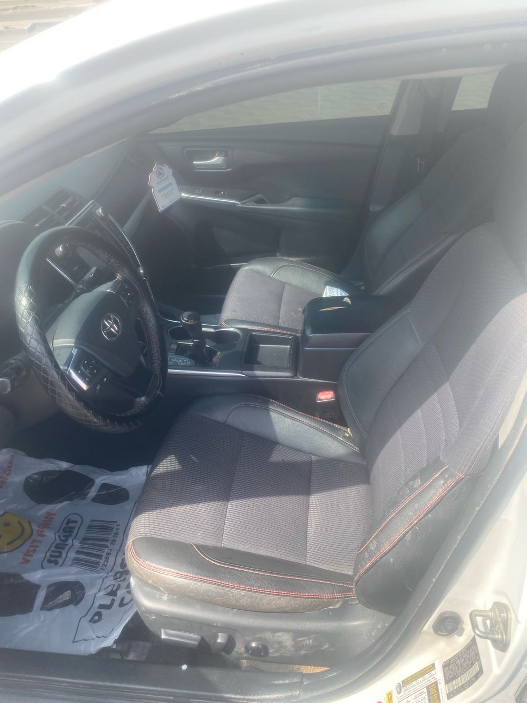 Car Image 2017 TOYOTA CAMRY LE