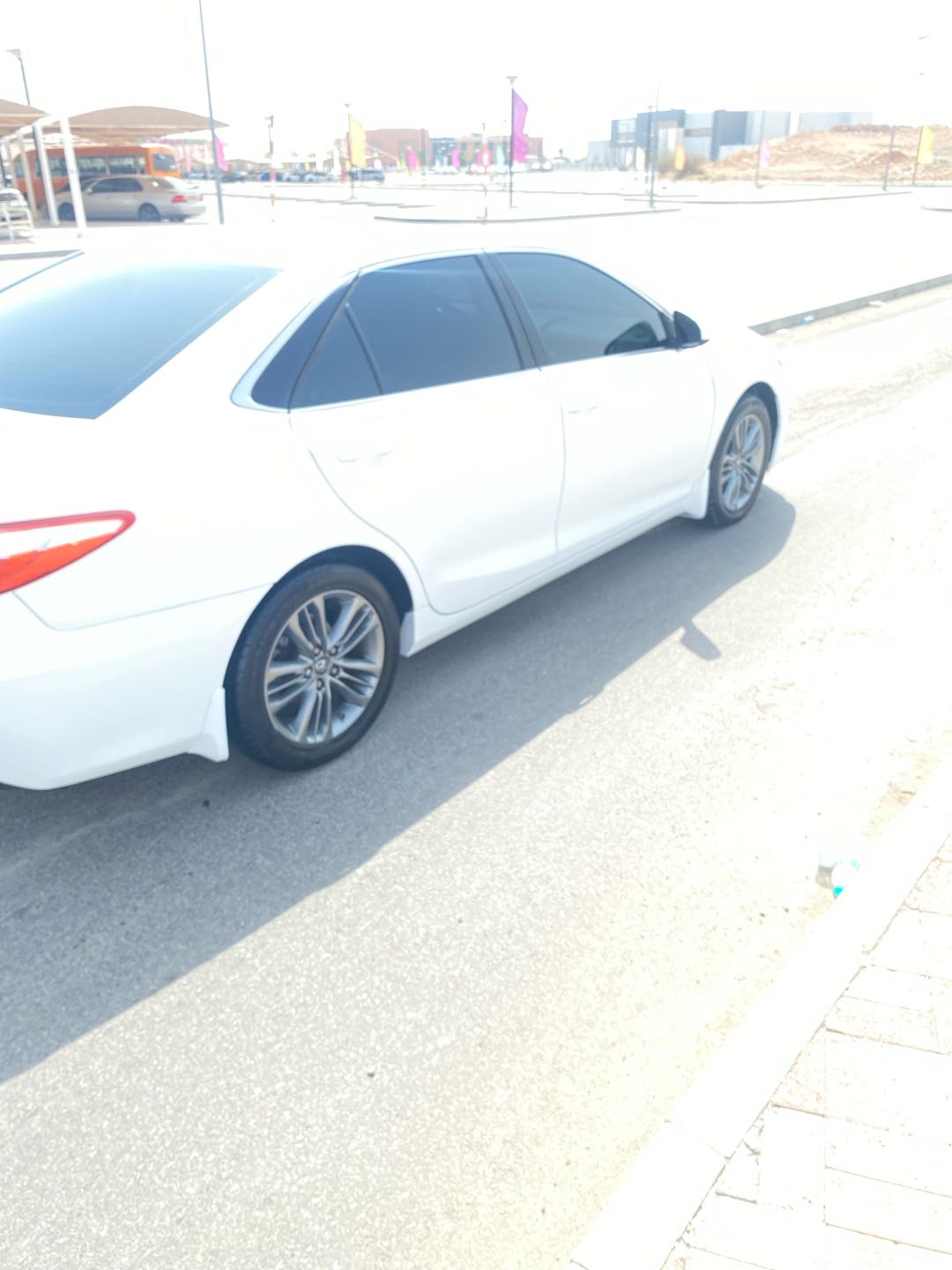 Car Image 2017 TOYOTA CAMRY LE