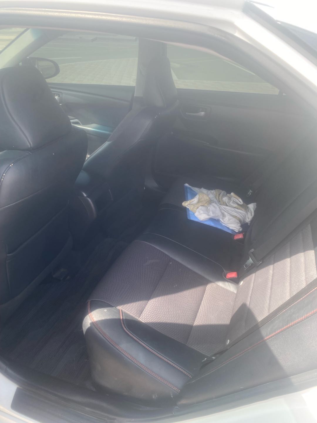 Car Image 2017 TOYOTA CAMRY LE