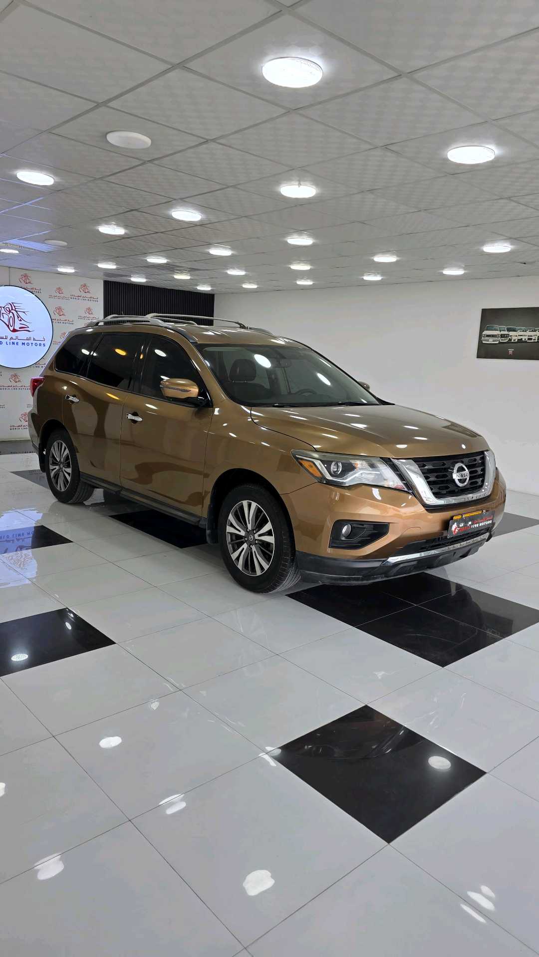 Car Image 2017 NISSAN PATHFINDER SL