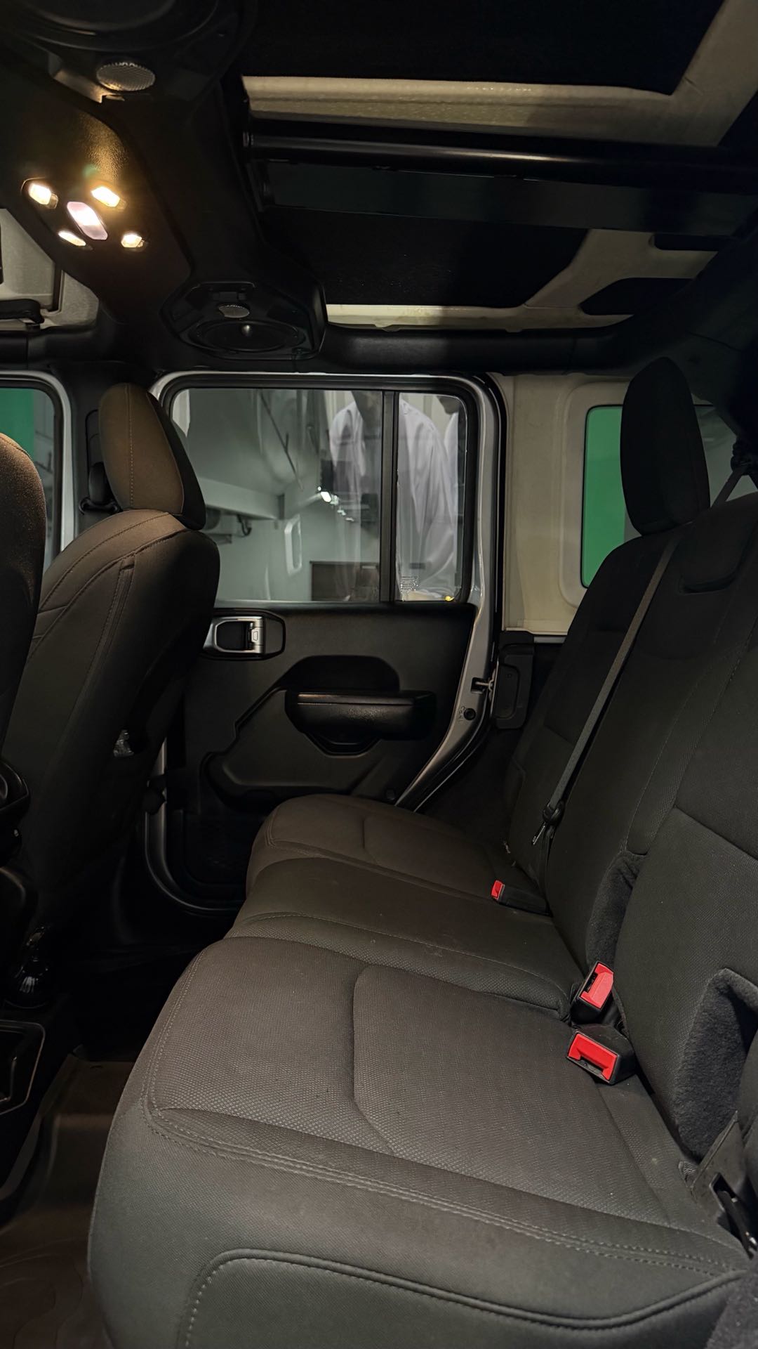 Car Image 2019 JEEP WRANGLER Sport