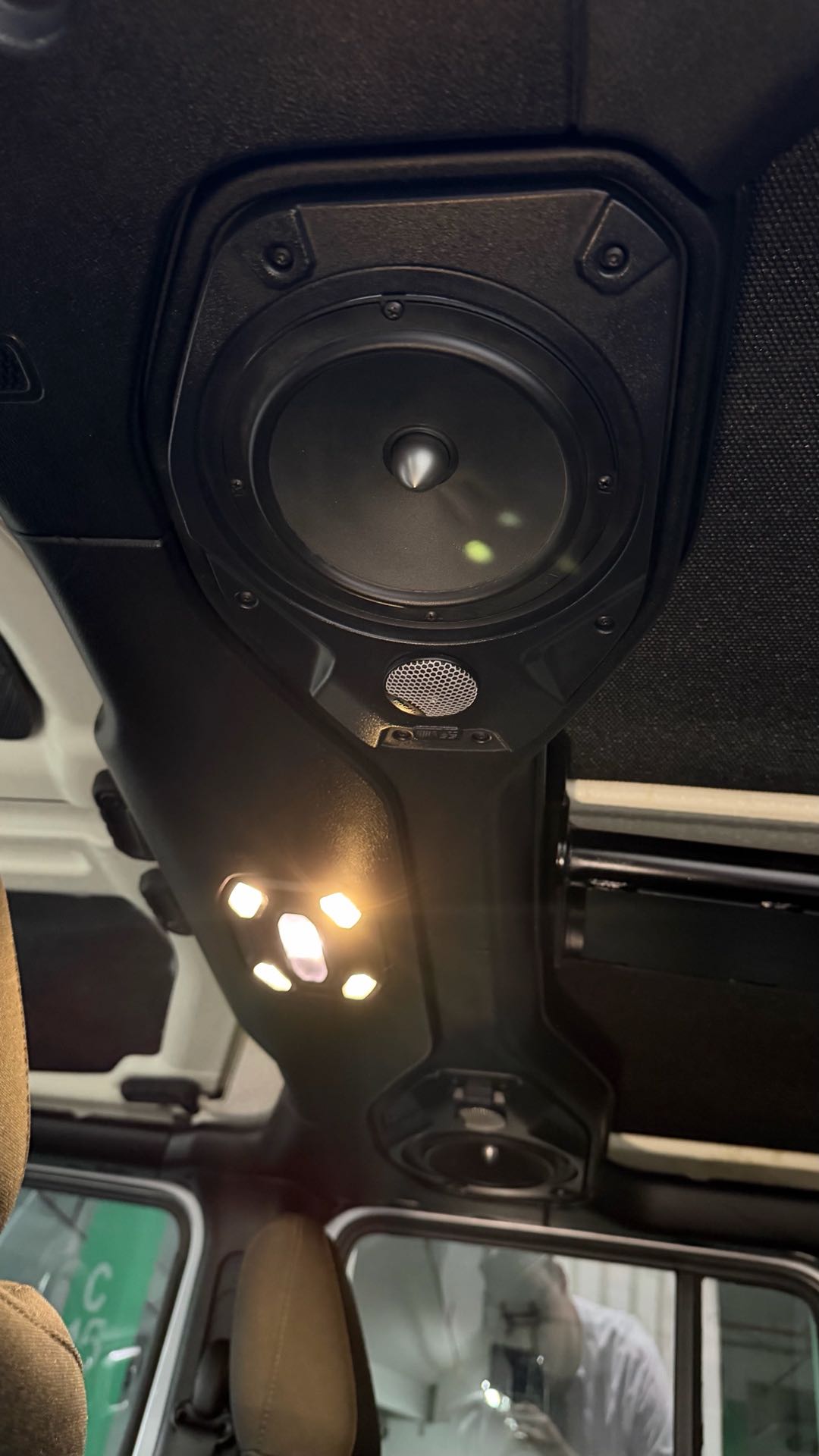 Car Image 2019 JEEP WRANGLER Sport