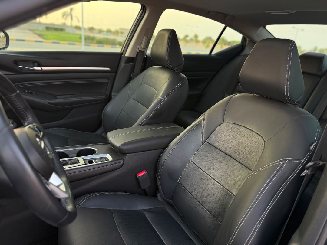 Car Image 2019 NISSAN ALTIMA Platinum 