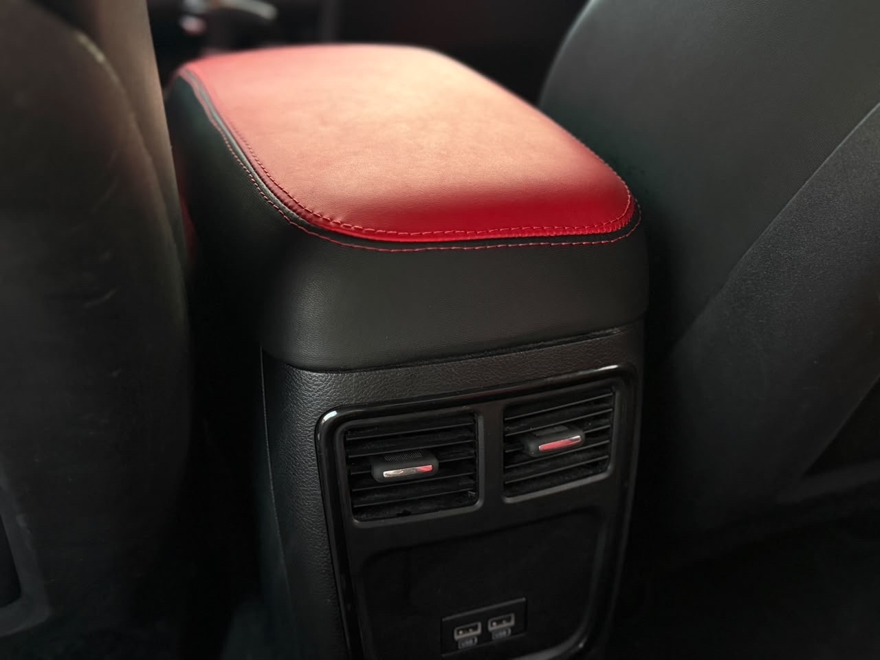 Car Image 2020 DODGE CHARGER GT
