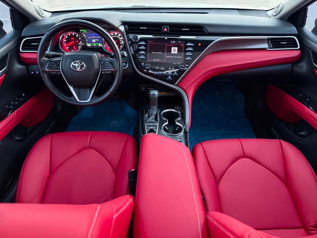 Car Image 2018 TOYOTA CAMRY XSE