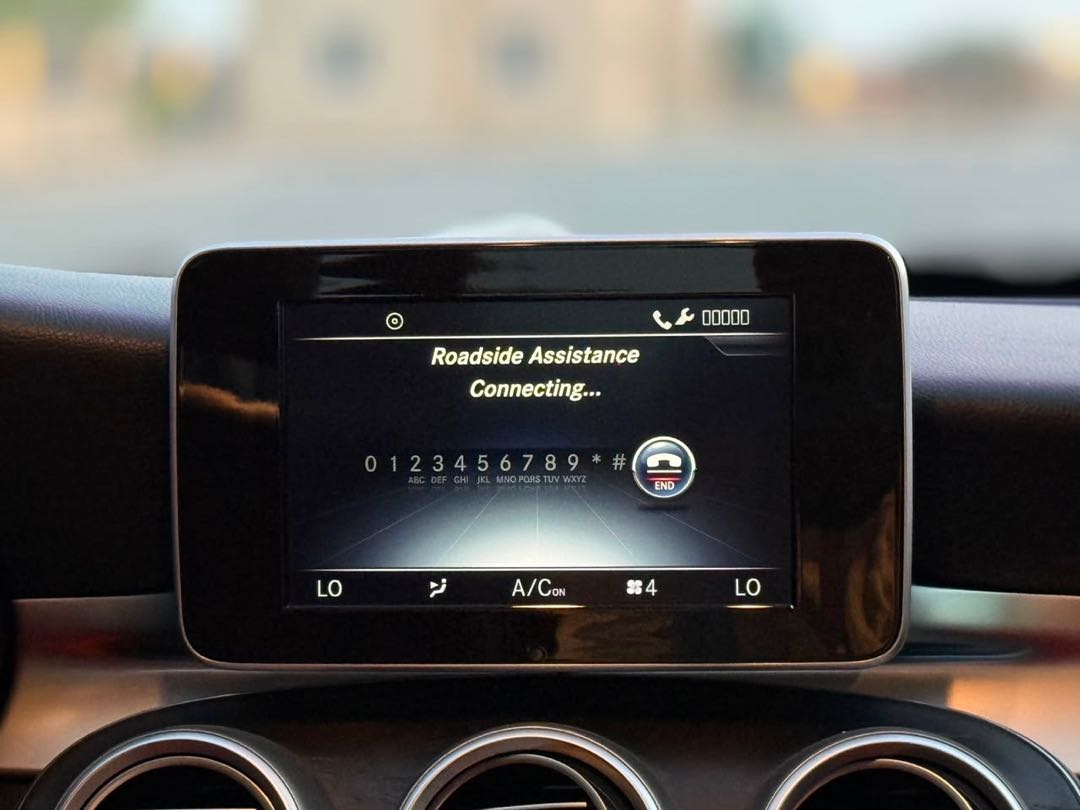 Car Image 2016 MERCEDES C Class 300