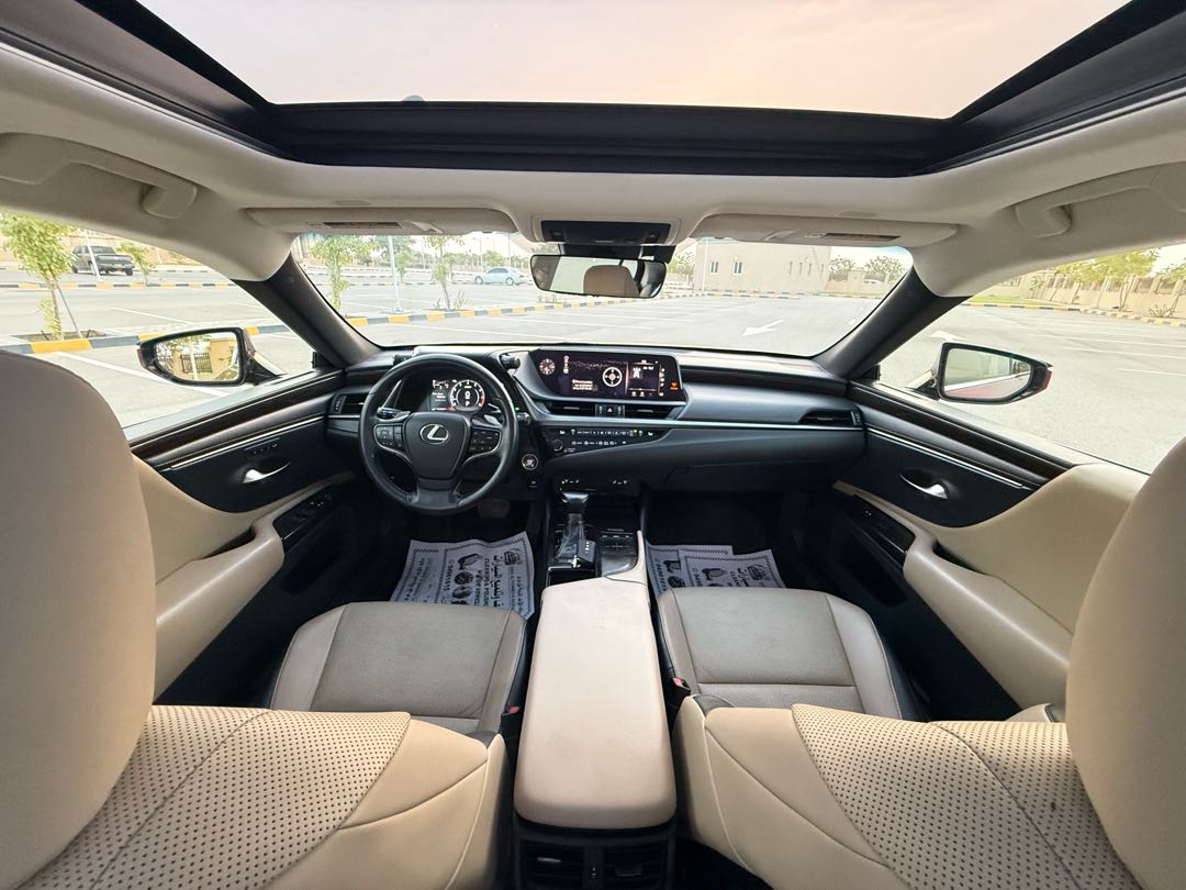Car Image 2019 LEXUS ES 350