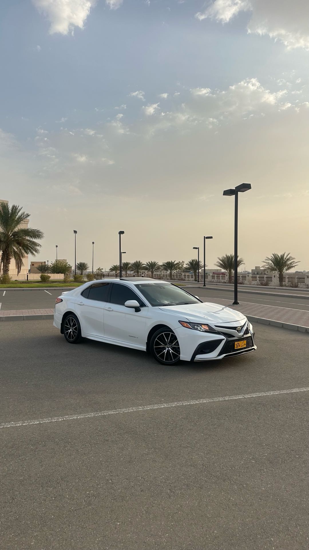 Car Image 2018 TOYOTA CAMRY SE