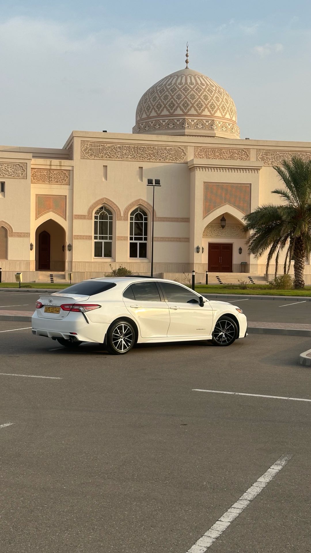 Car Image 2018 TOYOTA CAMRY SE