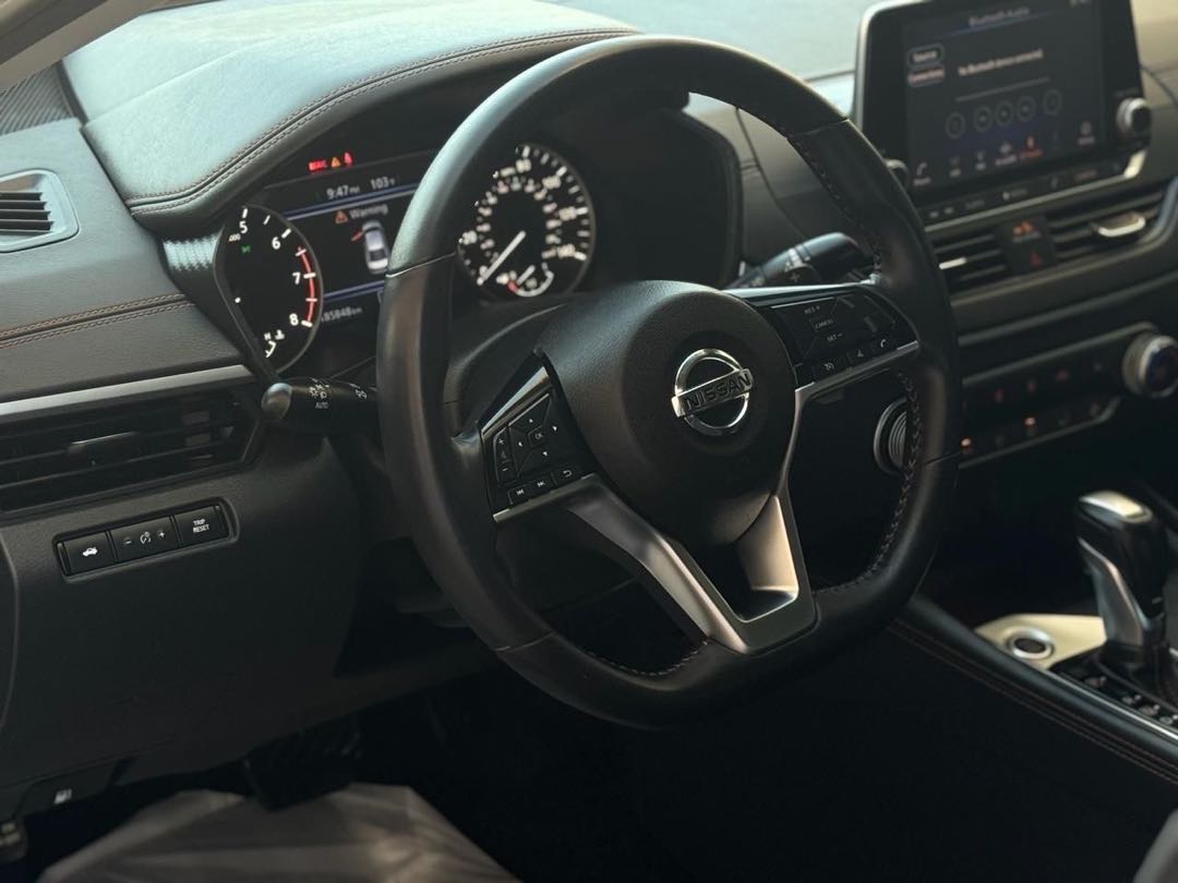 Car Image 2020 NISSAN ALTIMA SR