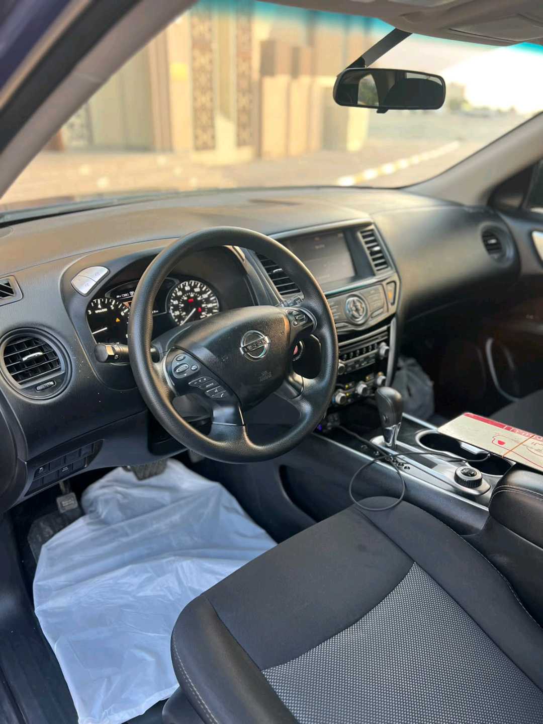 Car Image 2018 NISSAN PATHFINDER SV