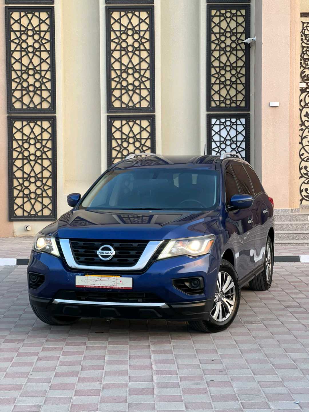 Car Image 2018 NISSAN PATHFINDER SV