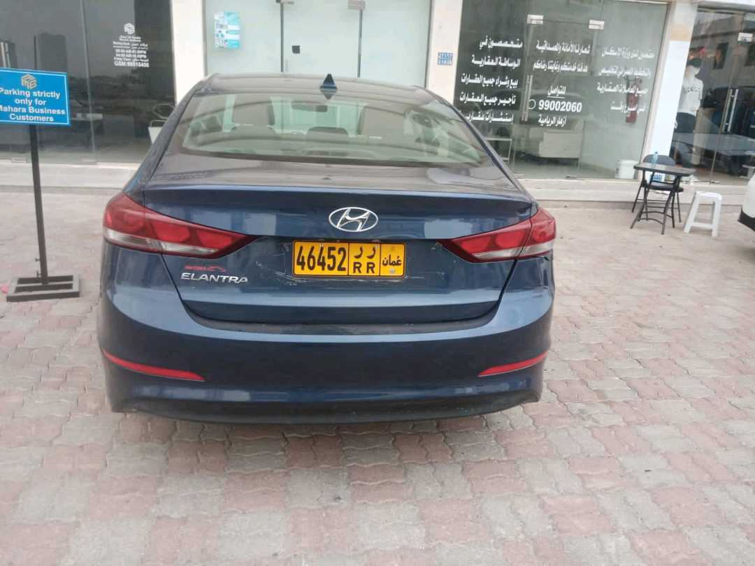 Car Image 2018 HYUNDAI ELANTRA SE