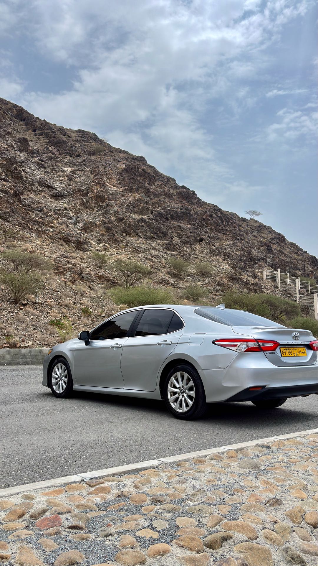 Car Image 2019 TOYOTA CAMRY LE