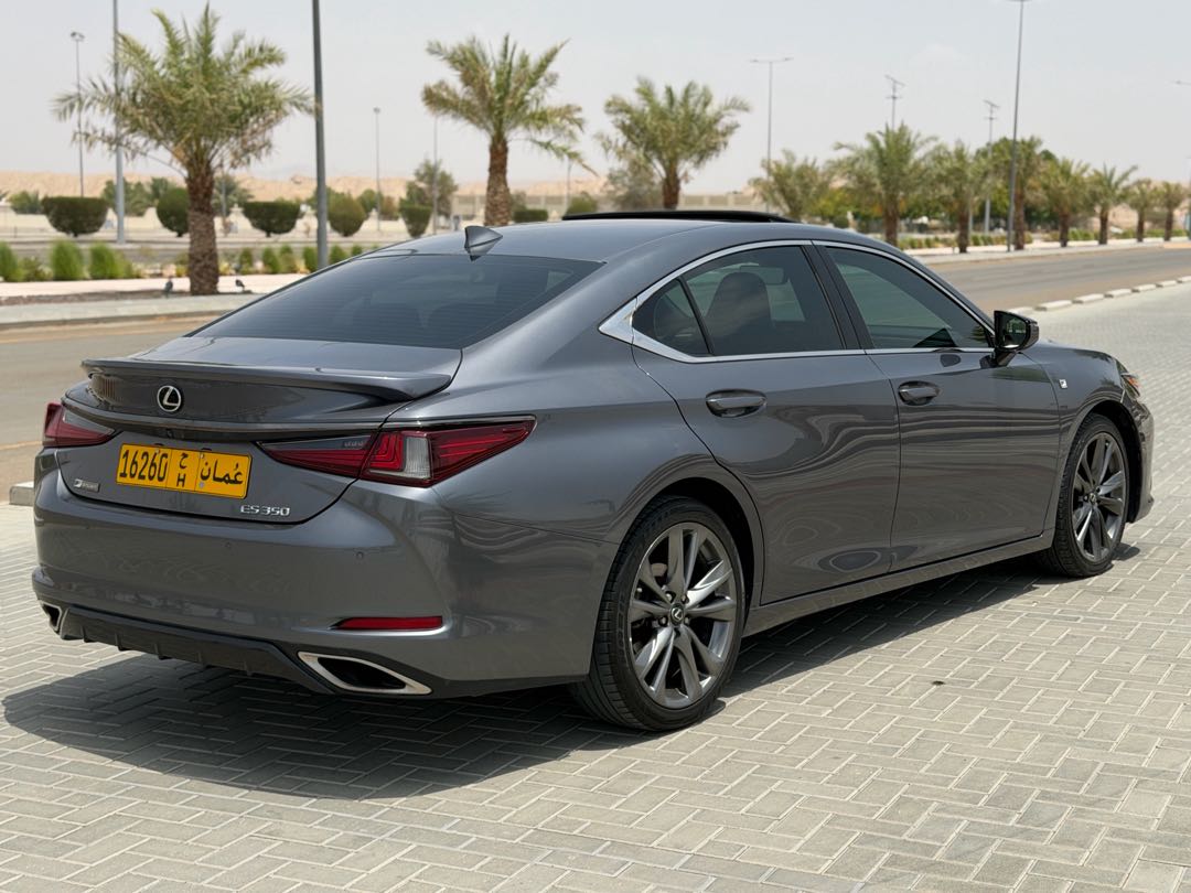 Car Image 2020 LEXUS ES F350