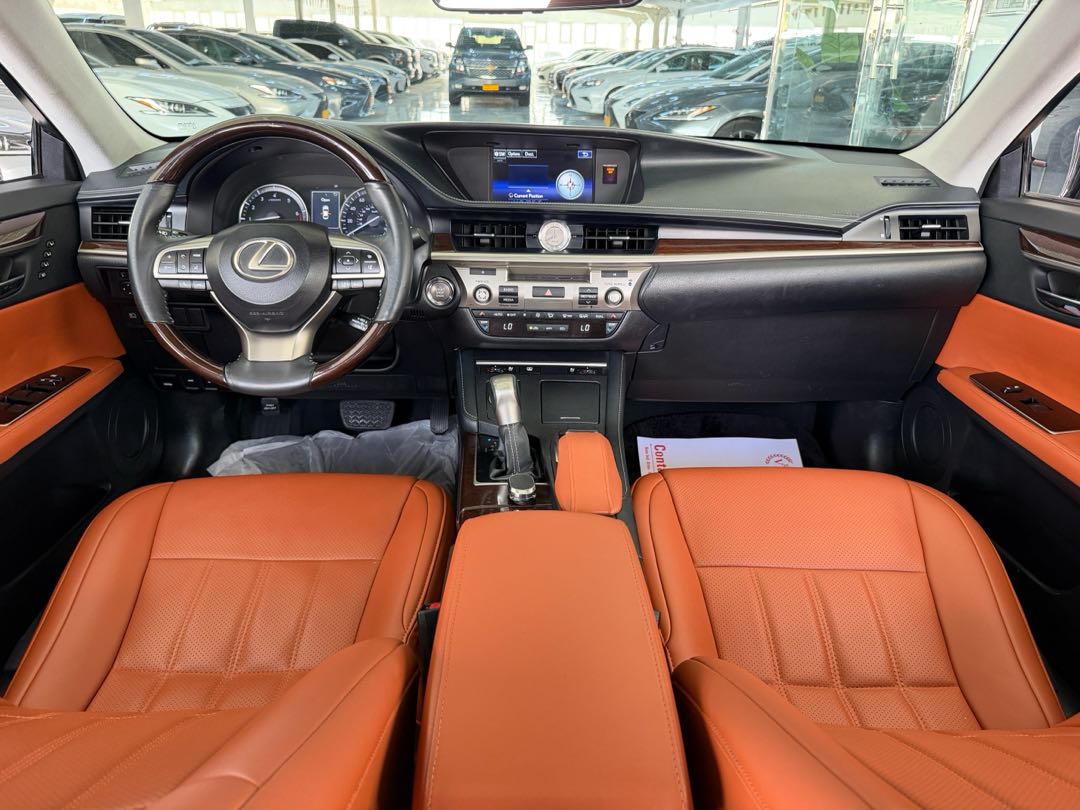 Car Image 2016 LEXUS ES 350