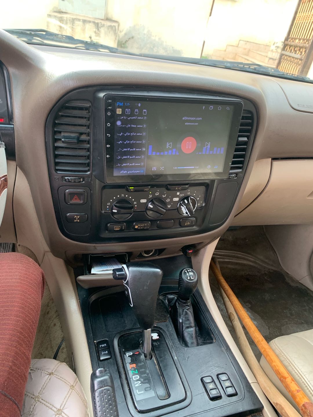 Car Image 1998 TOYOTA LAND CRUISER 