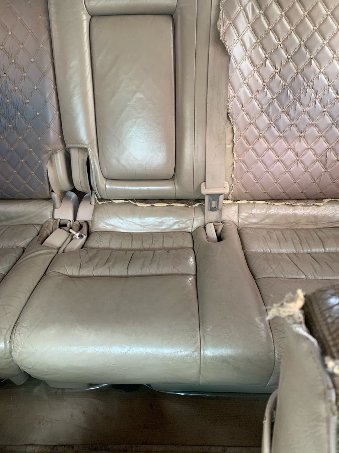 Car Image 1998 TOYOTA LAND CRUISER 