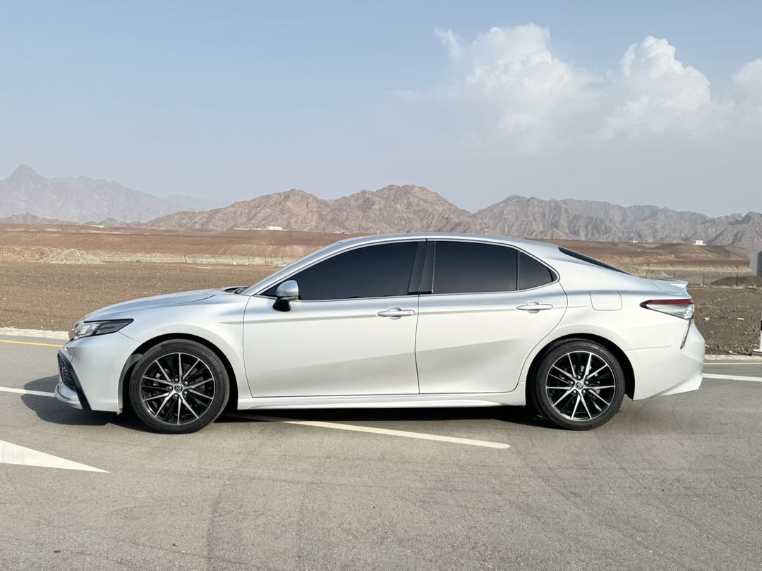 Car Image 2021 TOYOTA CAMRY SE
