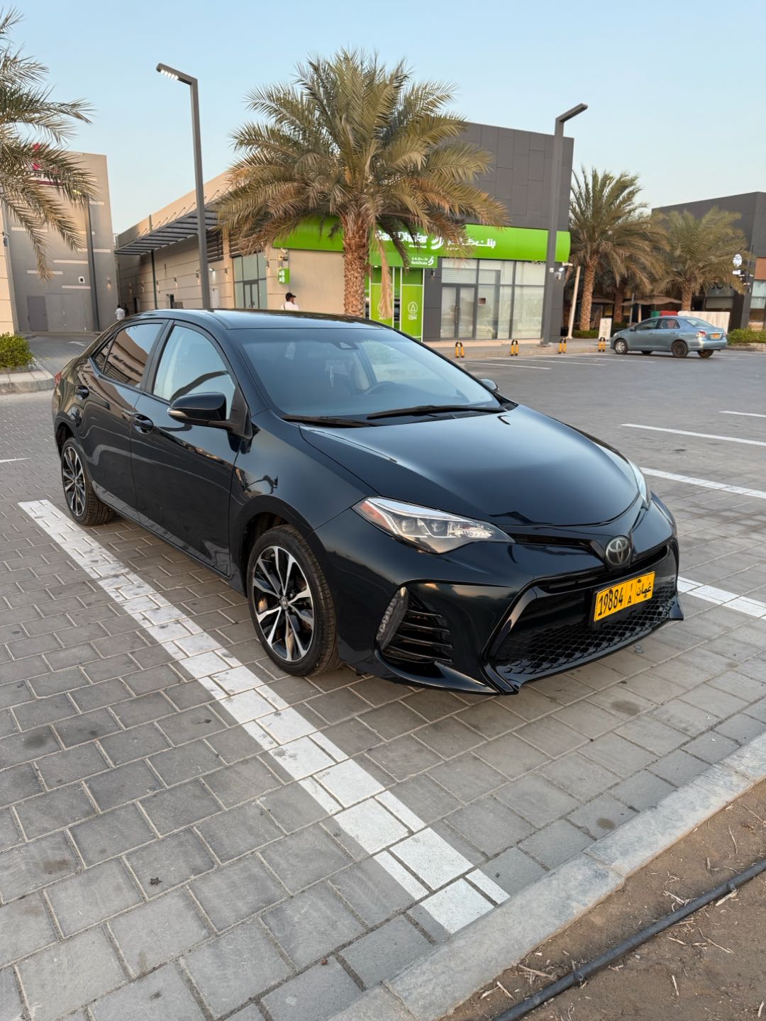 Car Image 2018 TOYOTA COROLLA SE