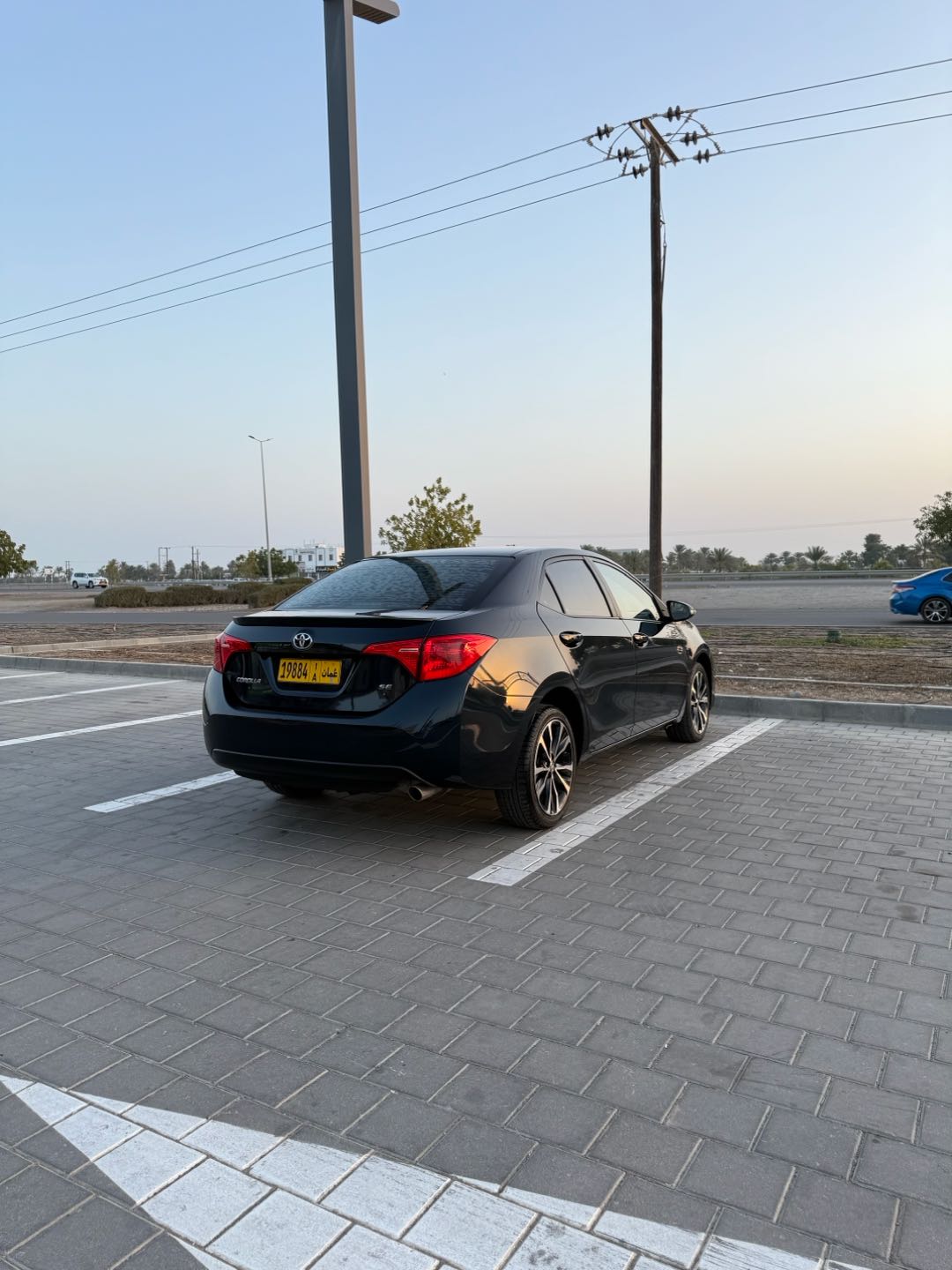 Car Image 2018 TOYOTA COROLLA SE