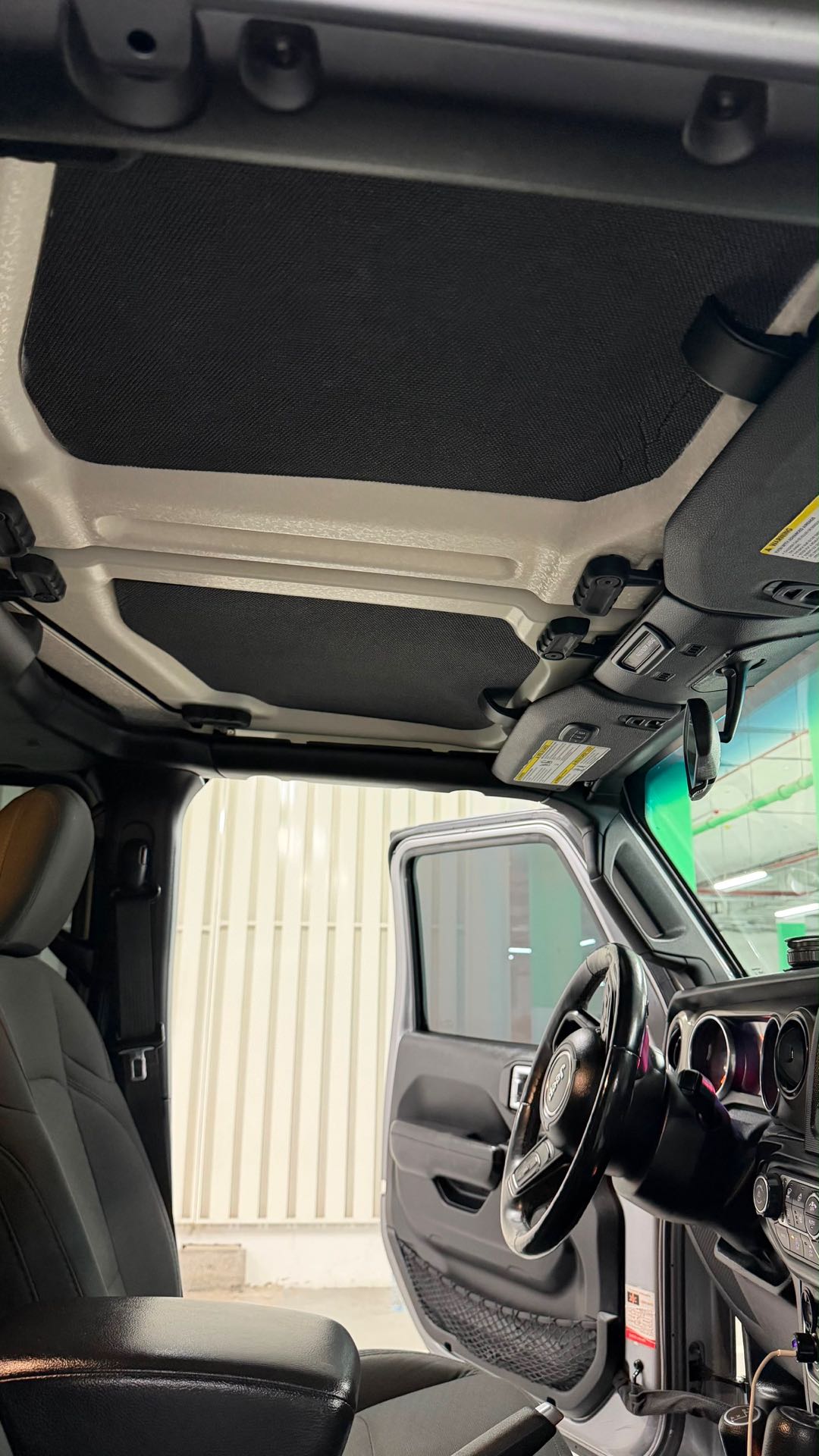 Car Image 2019 JEEP WRANGLER Sport