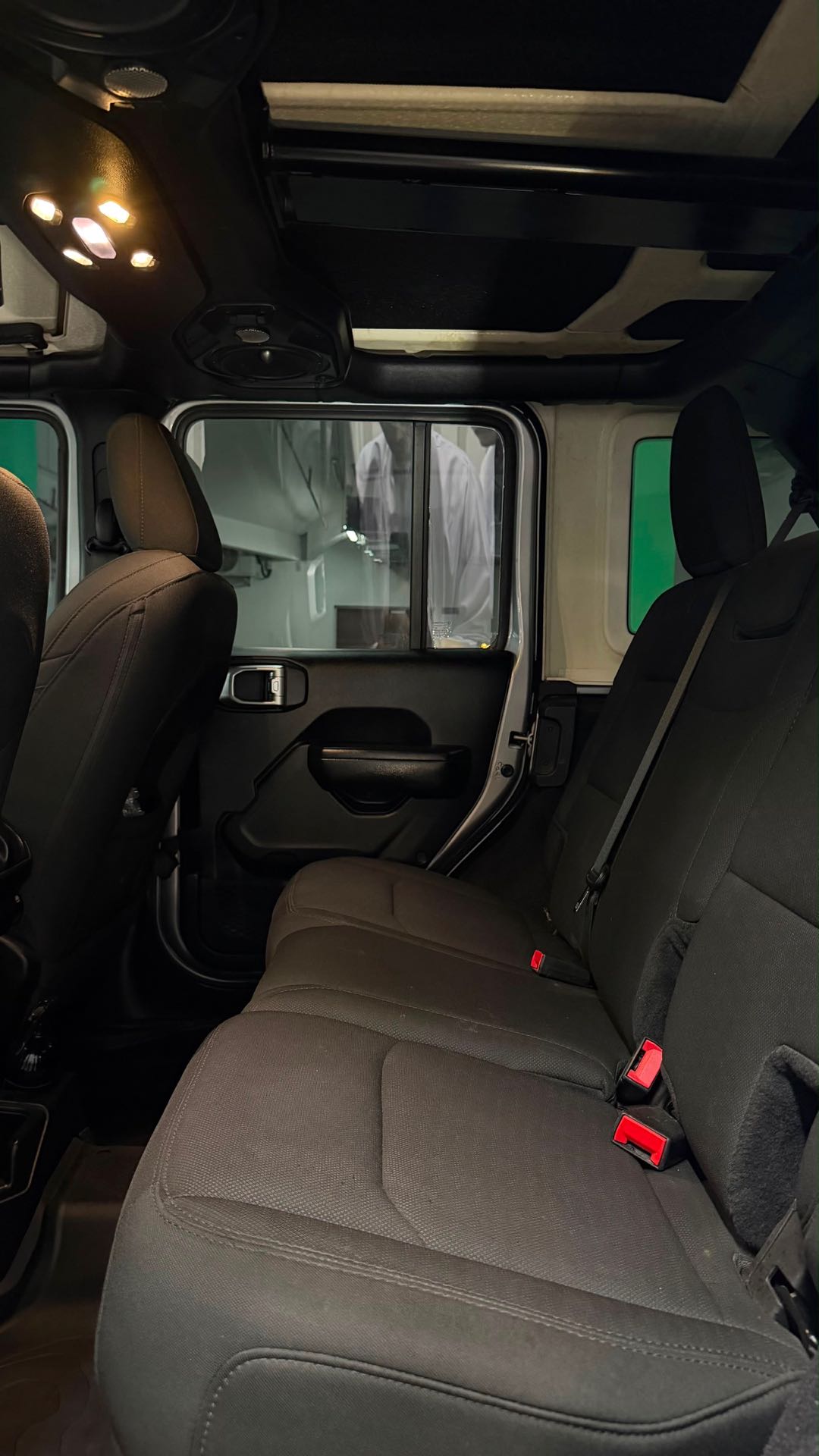 Car Image 2019 JEEP WRANGLER Sport