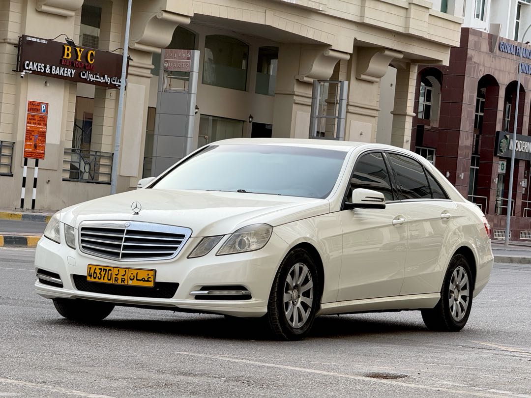 Car Image 2012 MERCEDES E Class 300