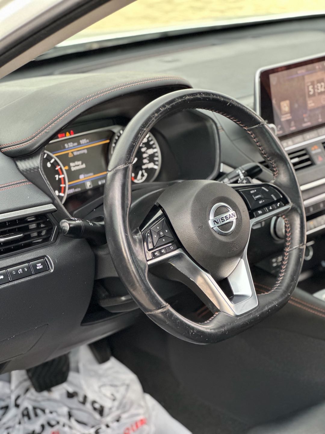 Car Image 2019 NISSAN ALTIMA SR