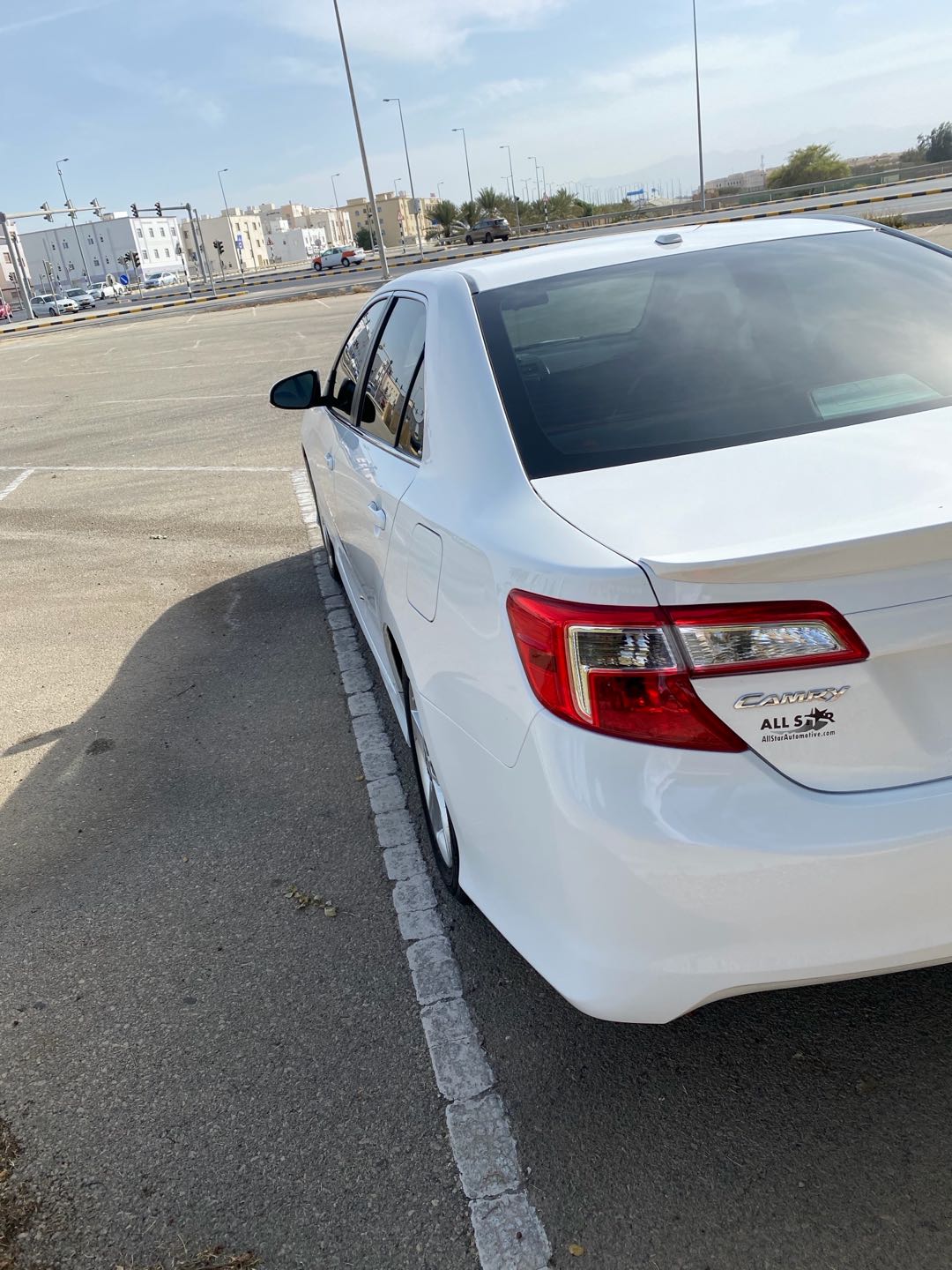 Car Image 2014 TOYOTA CAMRY SE