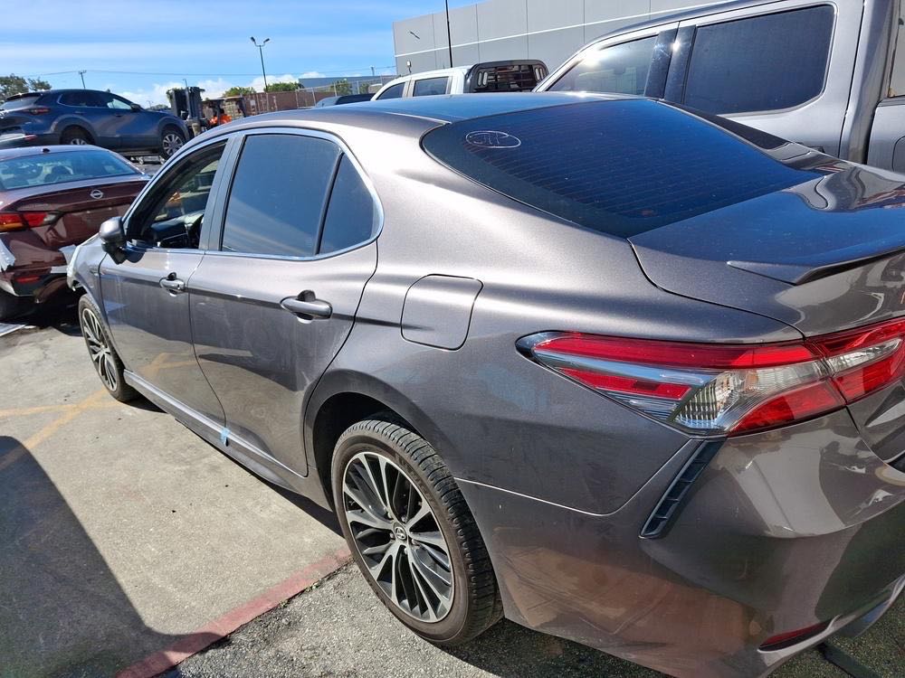 Car Image 2018 TOYOTA CAMRY SE