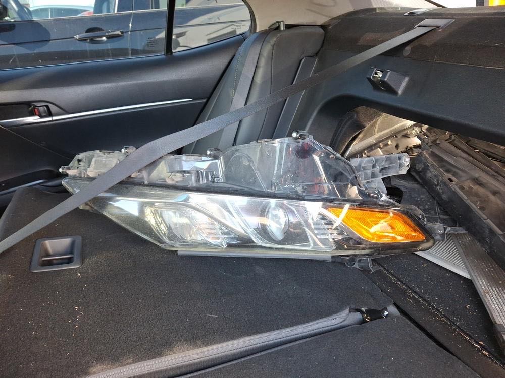Car Image 2018 TOYOTA CAMRY SE