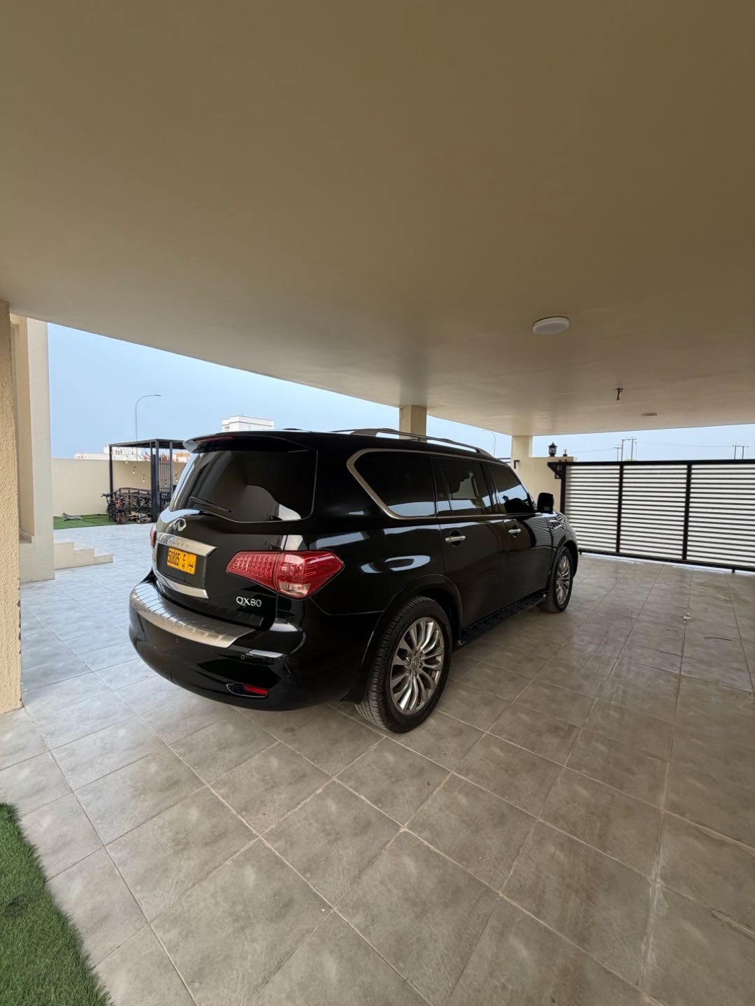Car Image 2017 INFINITI QX80 