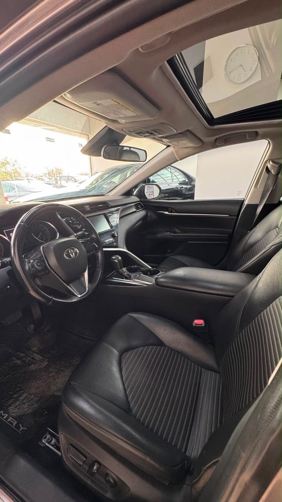 Car Image 2019 TOYOTA CAMRY SE