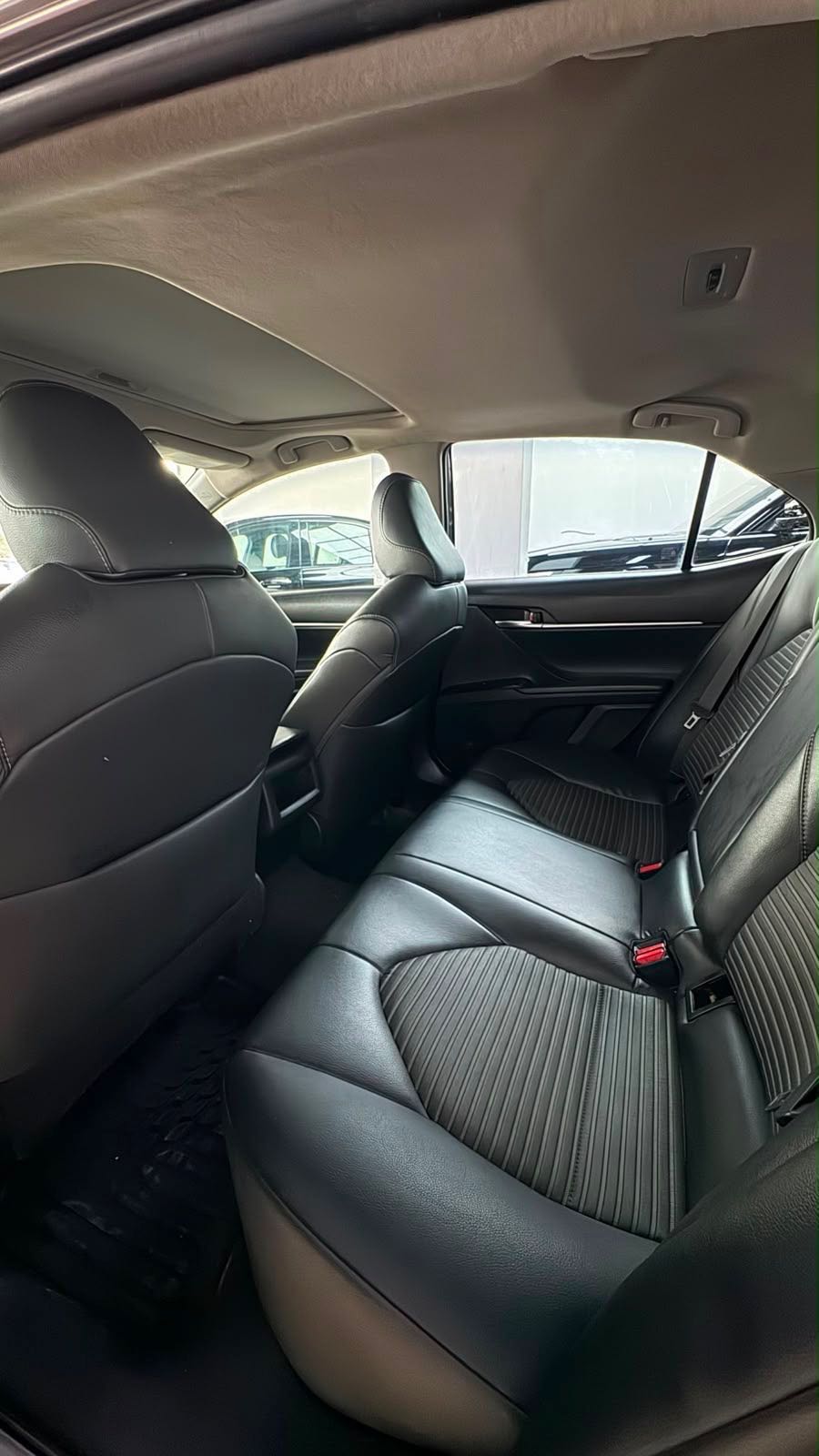Car Image 2019 TOYOTA CAMRY SE